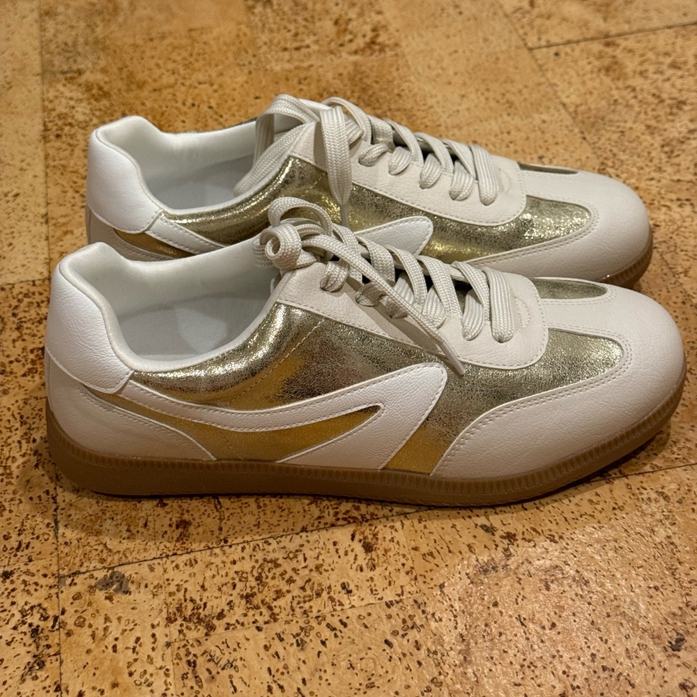 New DV by Dolce Vita Gold and White Sneakers Size Women’s 8 - Picture 7 of 16